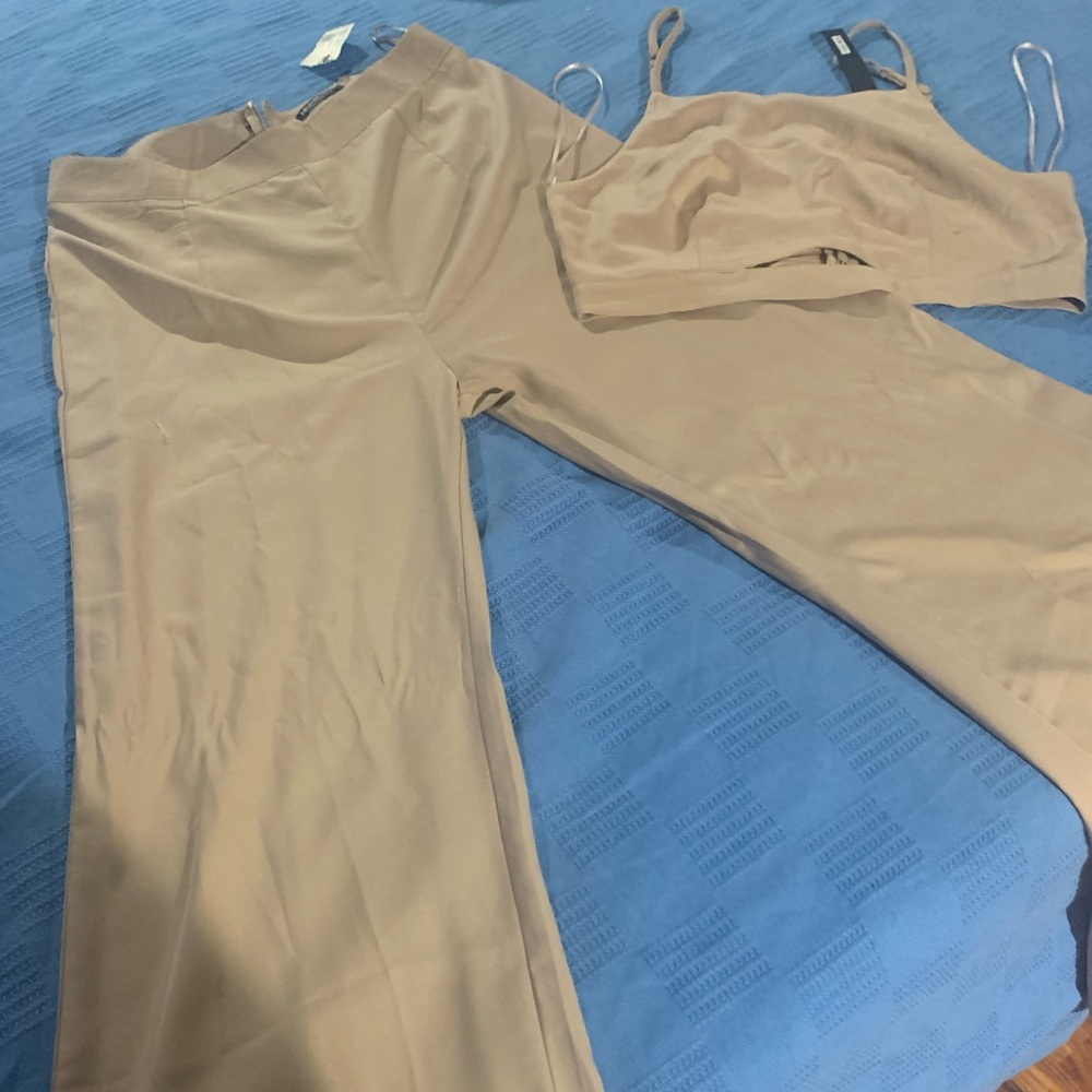 Two piece set - Picture 2 of 3